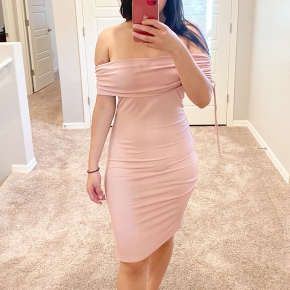 Dresses & Skirts - Dusty pink Off the shoulder bodycon dress
